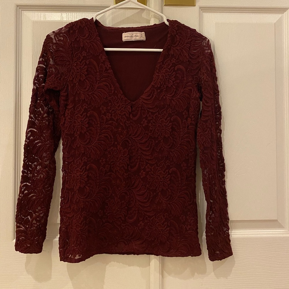 💖Abercrombie burgundy lace long sleeve top💖